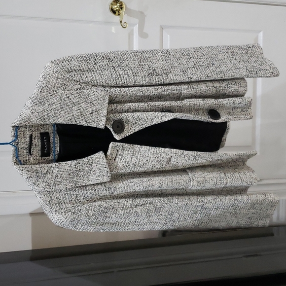 Planet - Picture 1 of 4